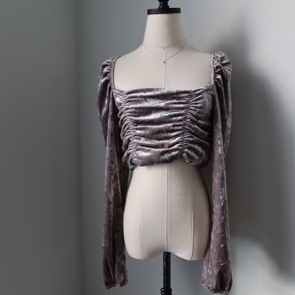 H&M elegant ruched velvet long sleeve